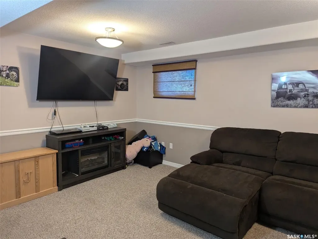 208 Herbert Street Maple Creek SK S0N 1N0