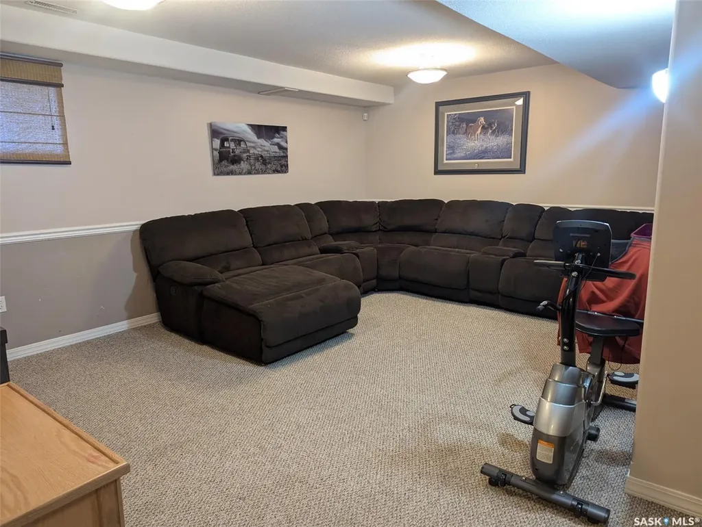 208 Herbert Street Maple Creek SK S0N 1N0