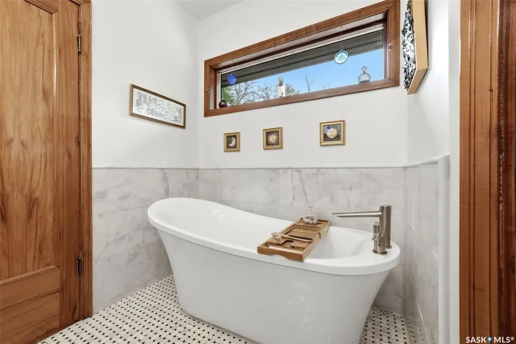 2950 Albert Street Regina SK S4S 3N6