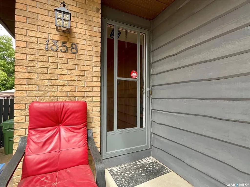 1358 Lakewood Crescent N Regina SK S4X 3H3