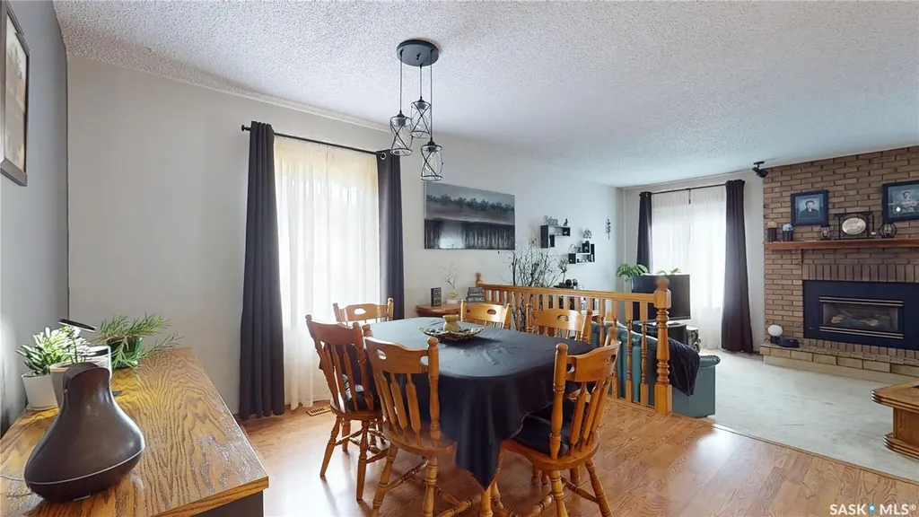 1358 Lakewood Crescent N Regina SK S4X 3H3