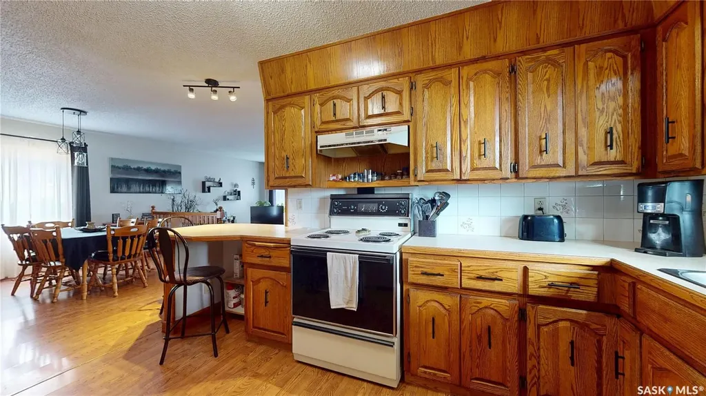 1358 Lakewood Crescent N Regina SK S4X 3H3