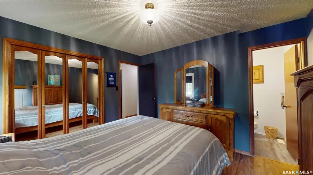 1358 Lakewood Crescent N Regina SK S4X 3H3