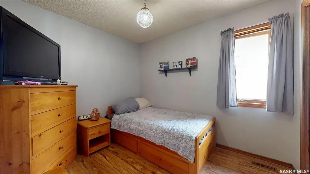 1358 Lakewood Crescent N Regina SK S4X 3H3