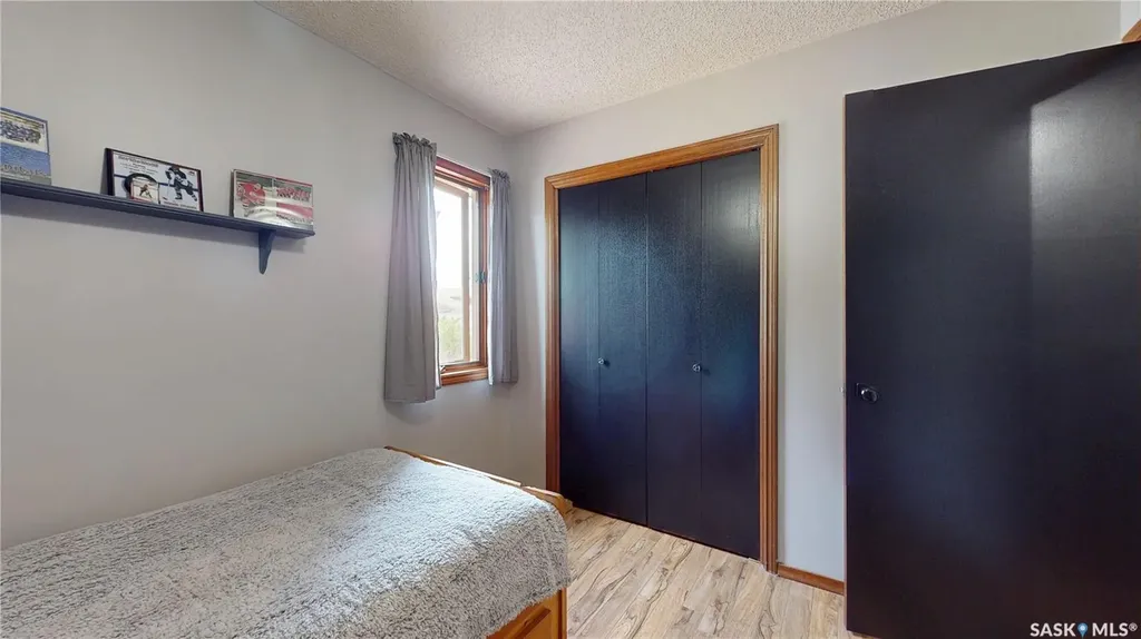 1358 Lakewood Crescent N Regina SK S4X 3H3