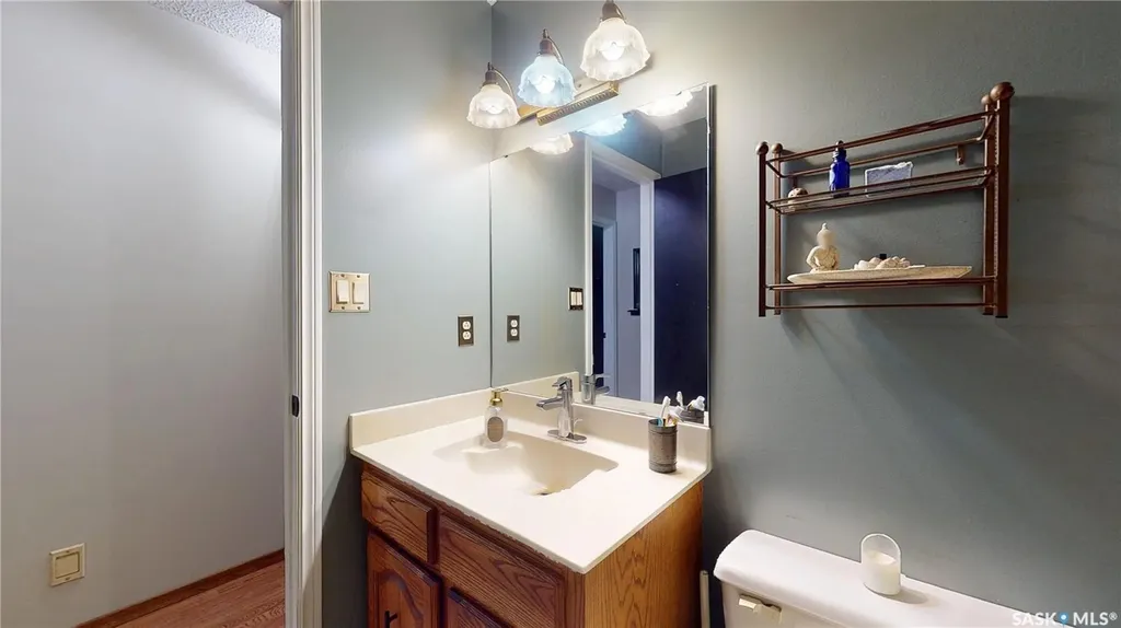 1358 Lakewood Crescent N Regina SK S4X 3H3