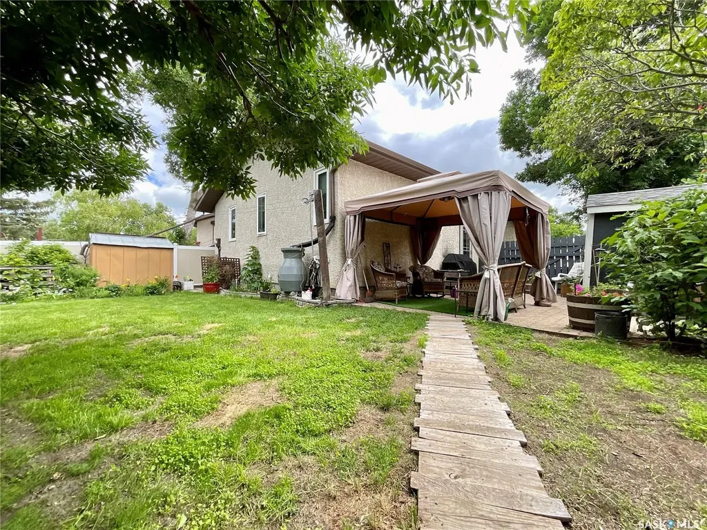1358 Lakewood Crescent N Regina SK S4X 3H3