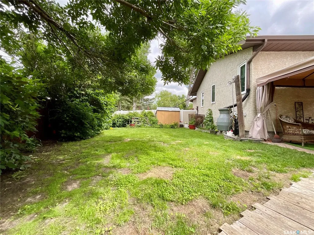 1358 Lakewood Crescent N Regina SK S4X 3H3