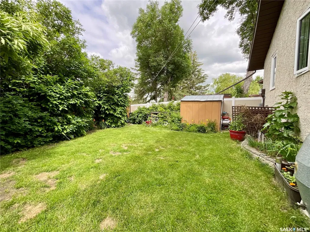 1358 Lakewood Crescent N Regina SK S4X 3H3