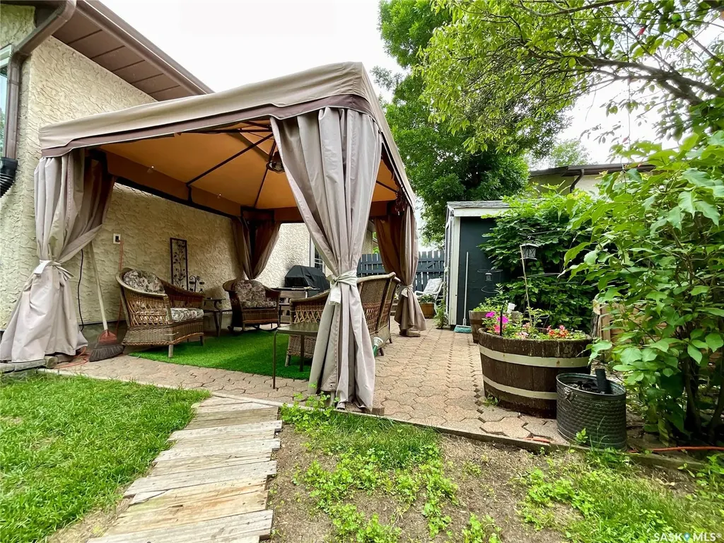 1358 Lakewood Crescent N Regina SK S4X 3H3
