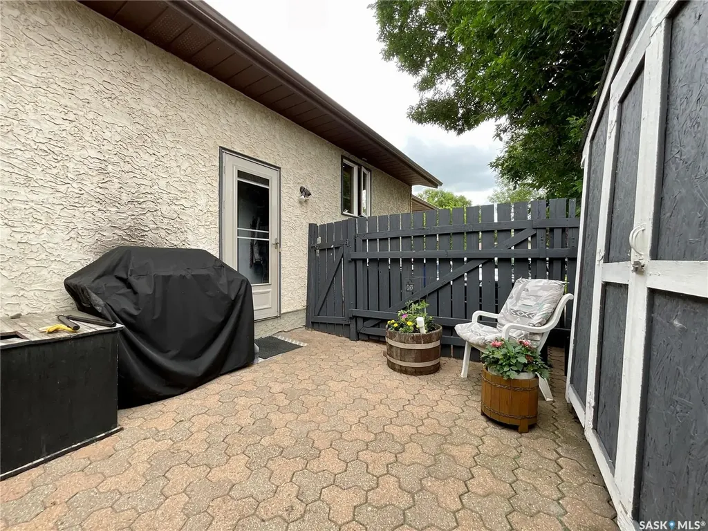 1358 Lakewood Crescent N Regina SK S4X 3H3