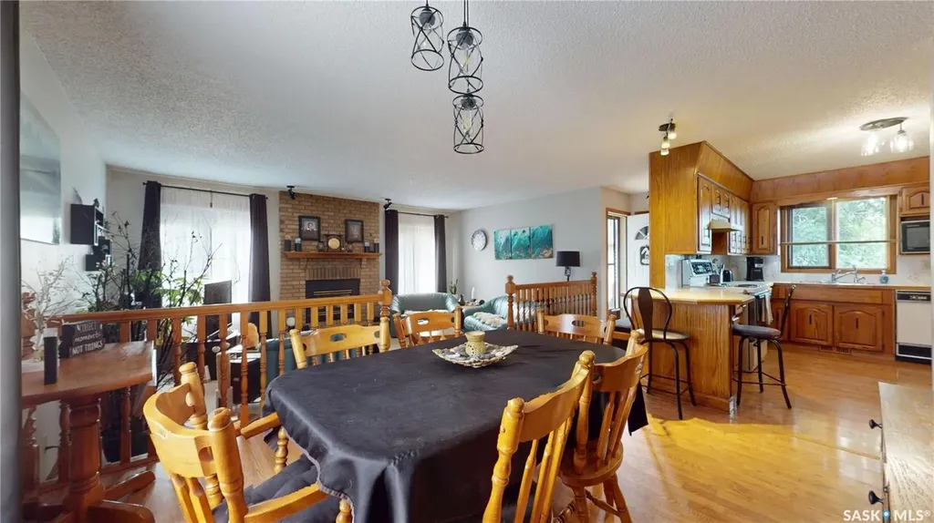 1358 Lakewood Crescent N Regina SK S4X 3H3