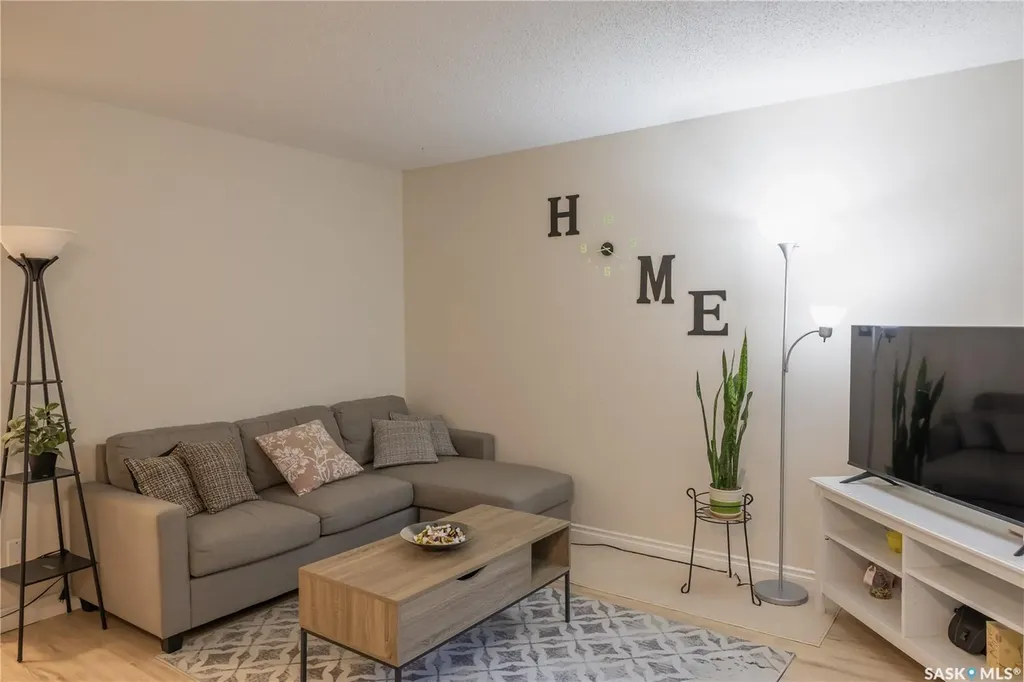 1128 Mckercher Drive Saskatoon SK S7H 4Y7