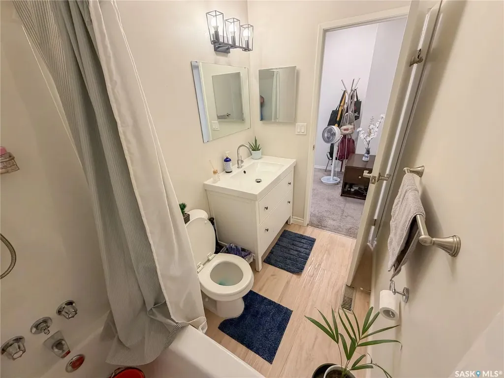 1128 Mckercher Drive Saskatoon SK S7H 4Y7