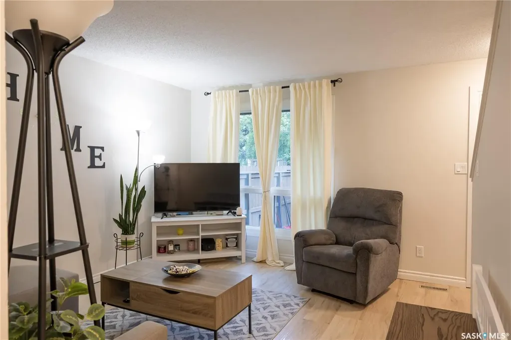 1128 Mckercher Drive Saskatoon SK S7H 4Y7