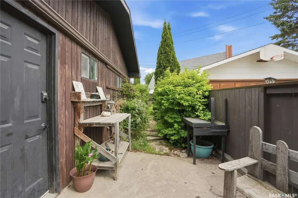 1601 Morgan Avenue Saskatoon SK S7H 2R2