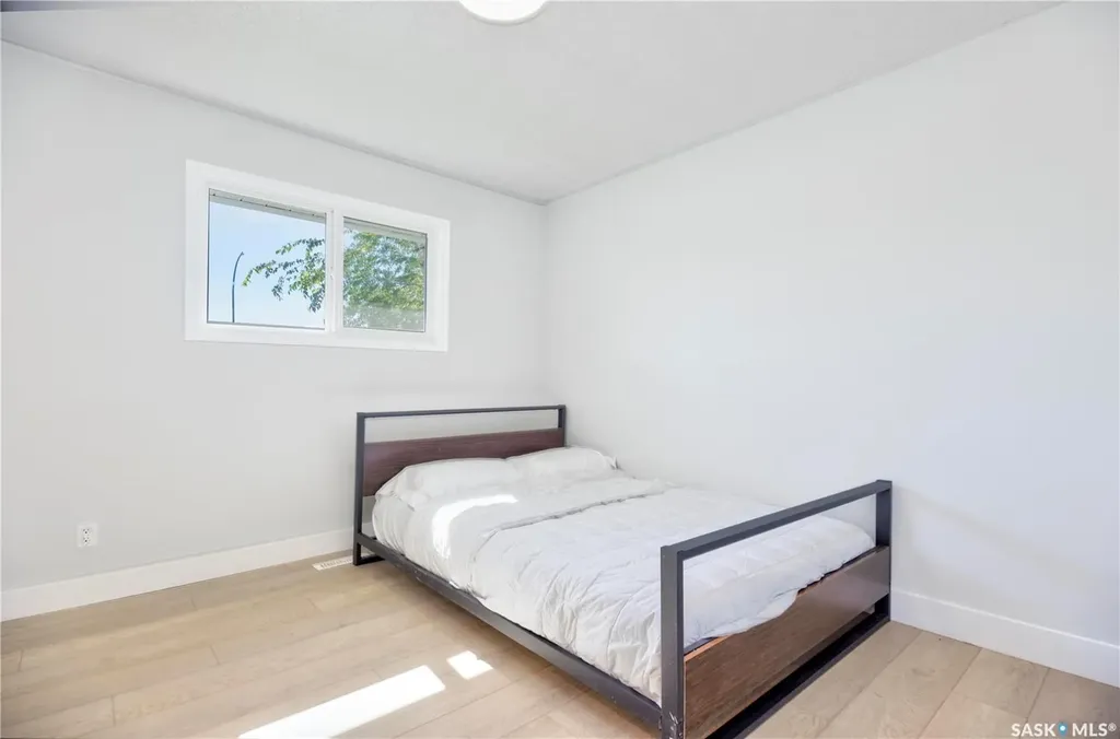 1614 Mckercher Drive Saskatoon SK S7H 5E1