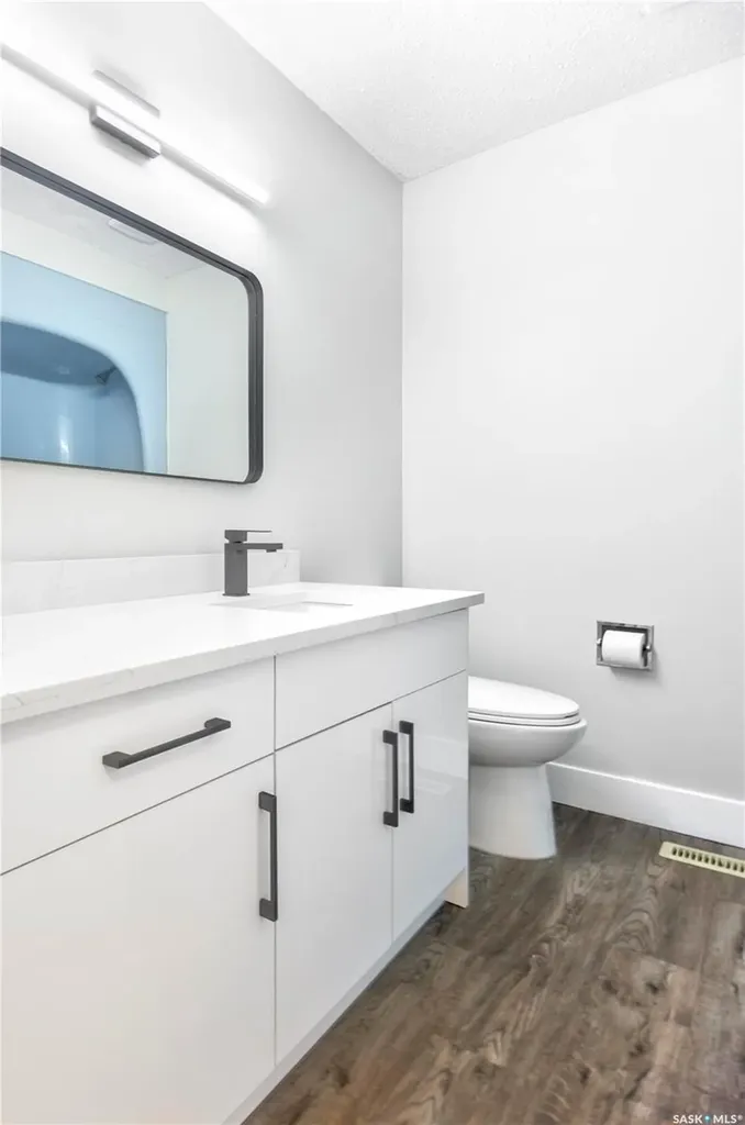 1614 Mckercher Drive Saskatoon SK S7H 5E1