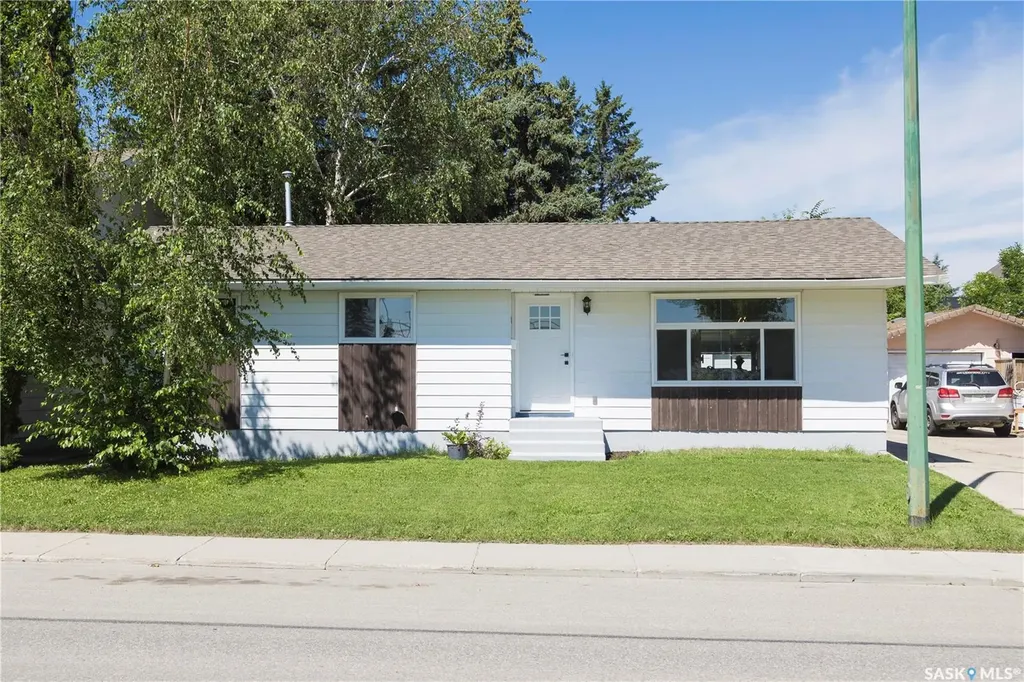 1614 Mckercher Drive Saskatoon SK S7H 5E1
