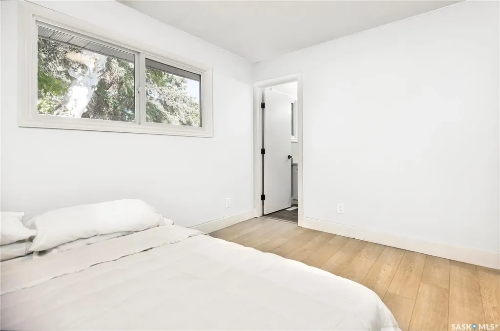 1614 Mckercher Drive Saskatoon SK S7H 5E1