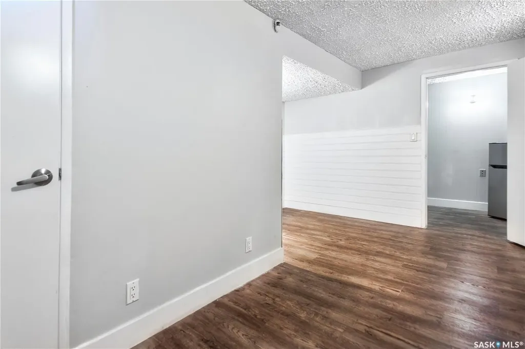 1614 Mckercher Drive Saskatoon SK S7H 5E1