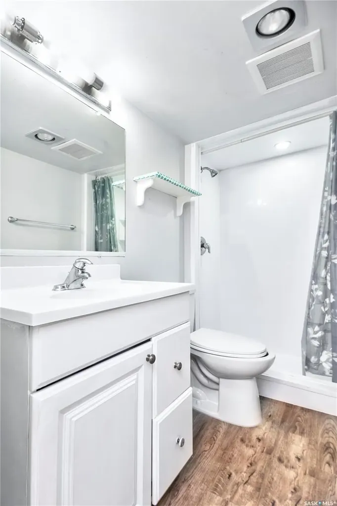 1614 Mckercher Drive Saskatoon SK S7H 5E1
