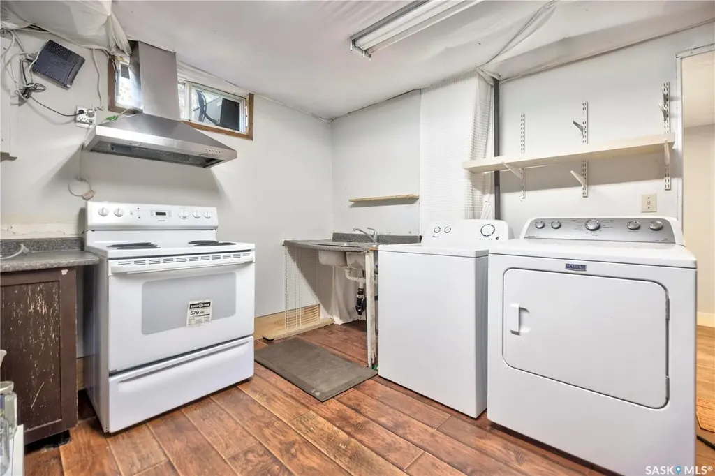 1614 Mckercher Drive Saskatoon SK S7H 5E1