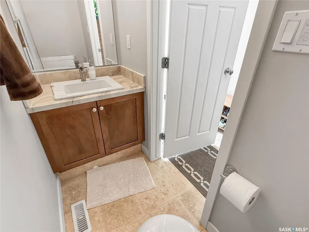 701 Mcintosh Street E Swift Current SK S9H 1H7