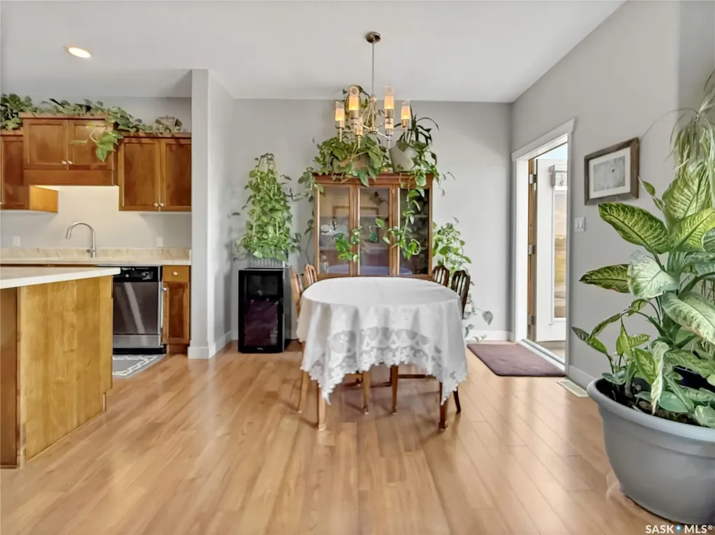 701 Mcintosh Street E Swift Current SK S9H 1H7