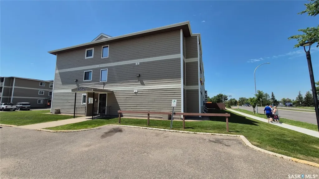 6585 Rochdale Boulevard Regina SK S4X 2Z1