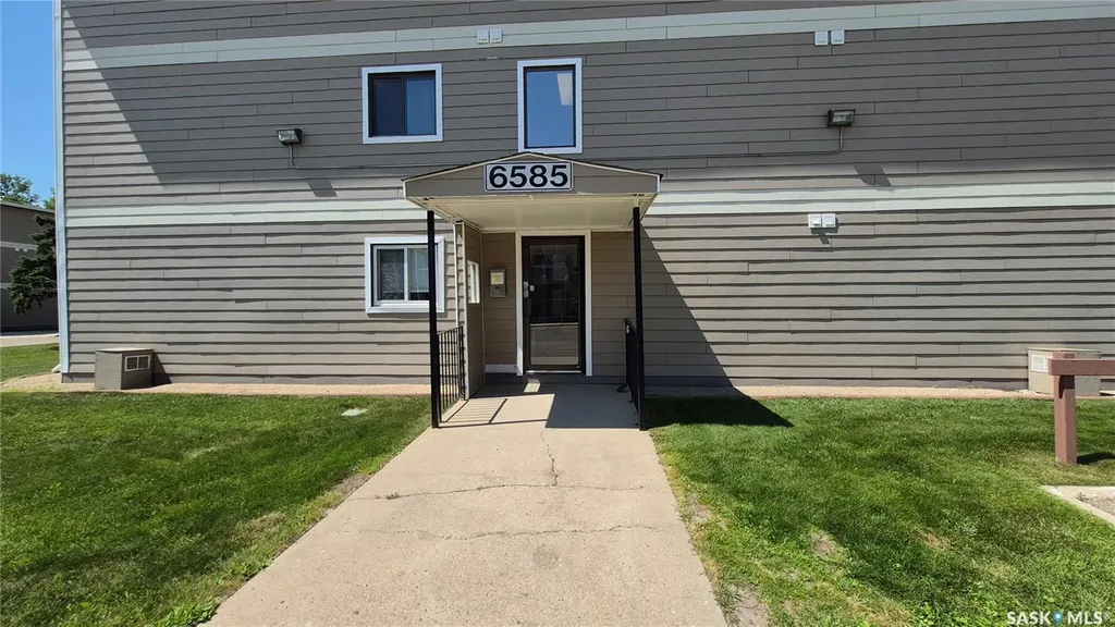 6585 Rochdale Boulevard Regina SK S4X 2Z1