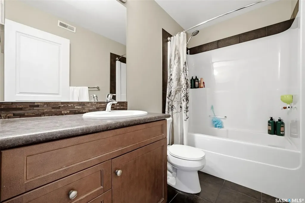 3660 Green Moss Lane Regina SK S4V 1M2