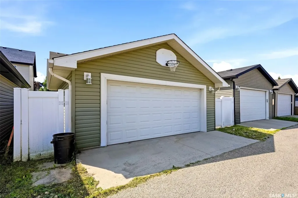 3660 Green Moss Lane Regina SK S4V 1M2
