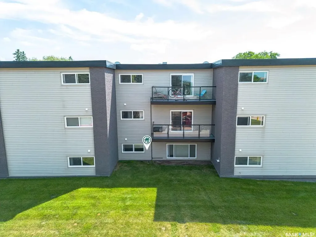 2106 Ste Cecilia Avenue Saskatoon SK S7M 0P2
