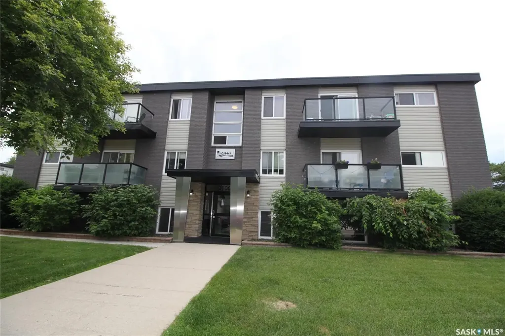 2106 Ste Cecilia Avenue Saskatoon SK S7M 0P2