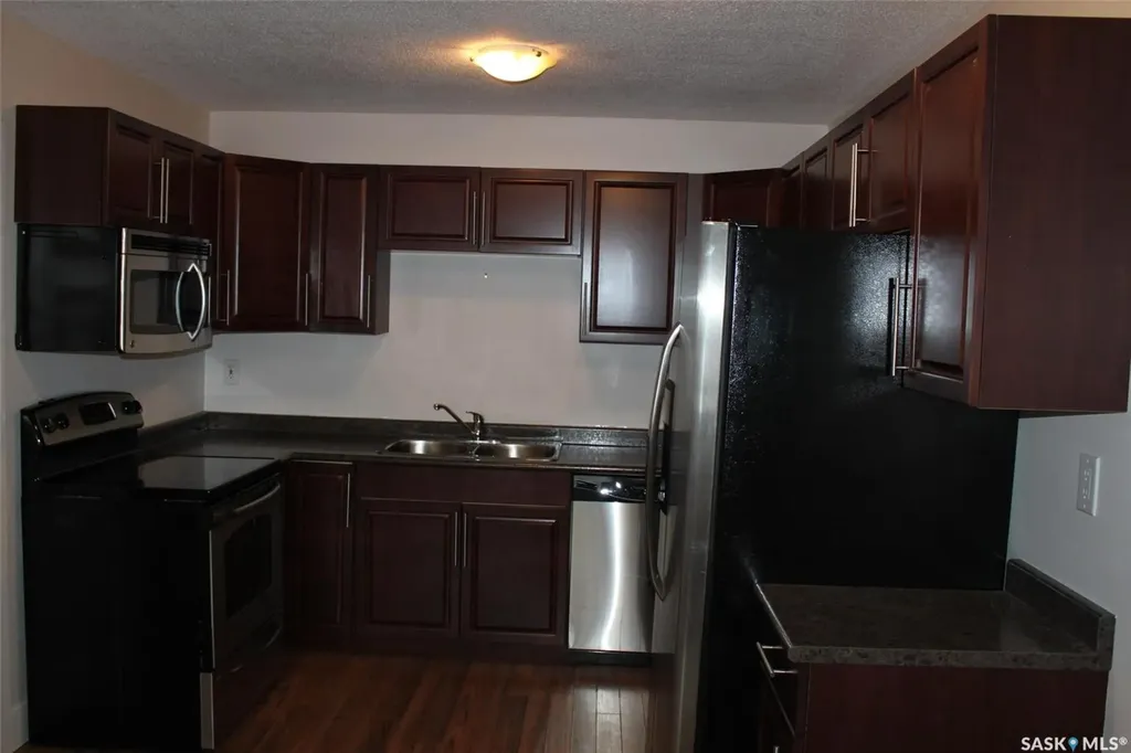 2106 Ste Cecilia Avenue Saskatoon SK S7M 0P2