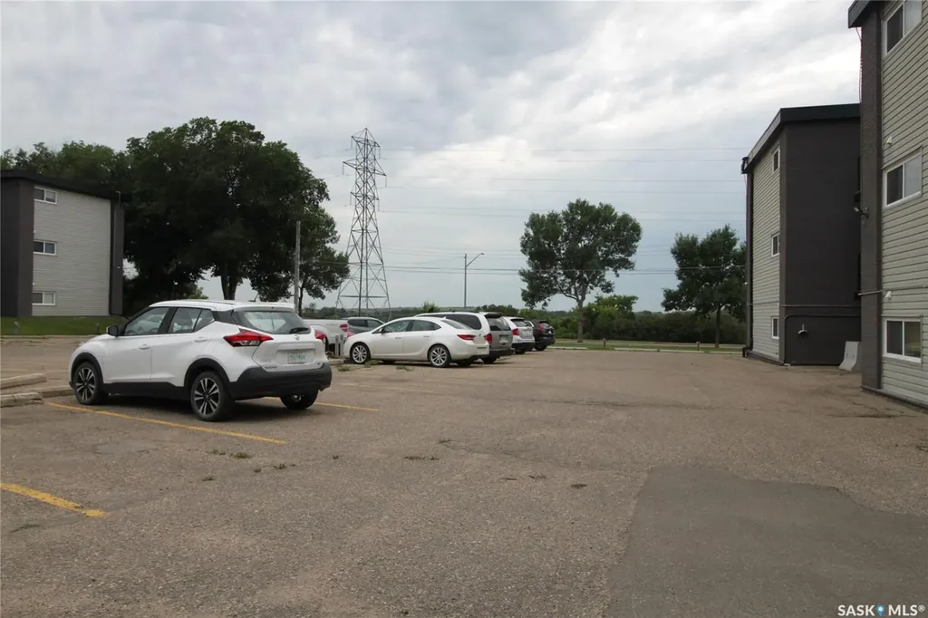 2106 Ste Cecilia Avenue Saskatoon SK S7M 0P2