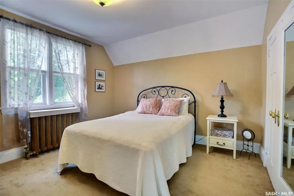 2834 Rae Street Regina SK S4S 1R3