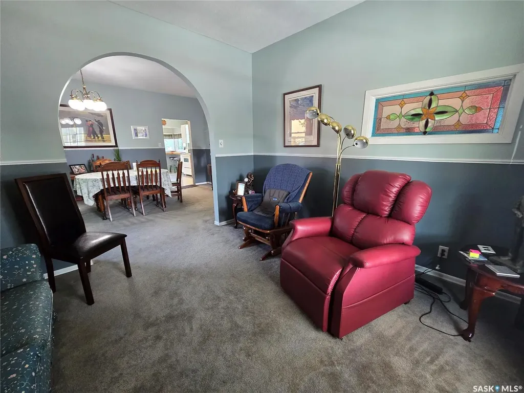 36 21st Street E Prince Albert SK S6V 1L8