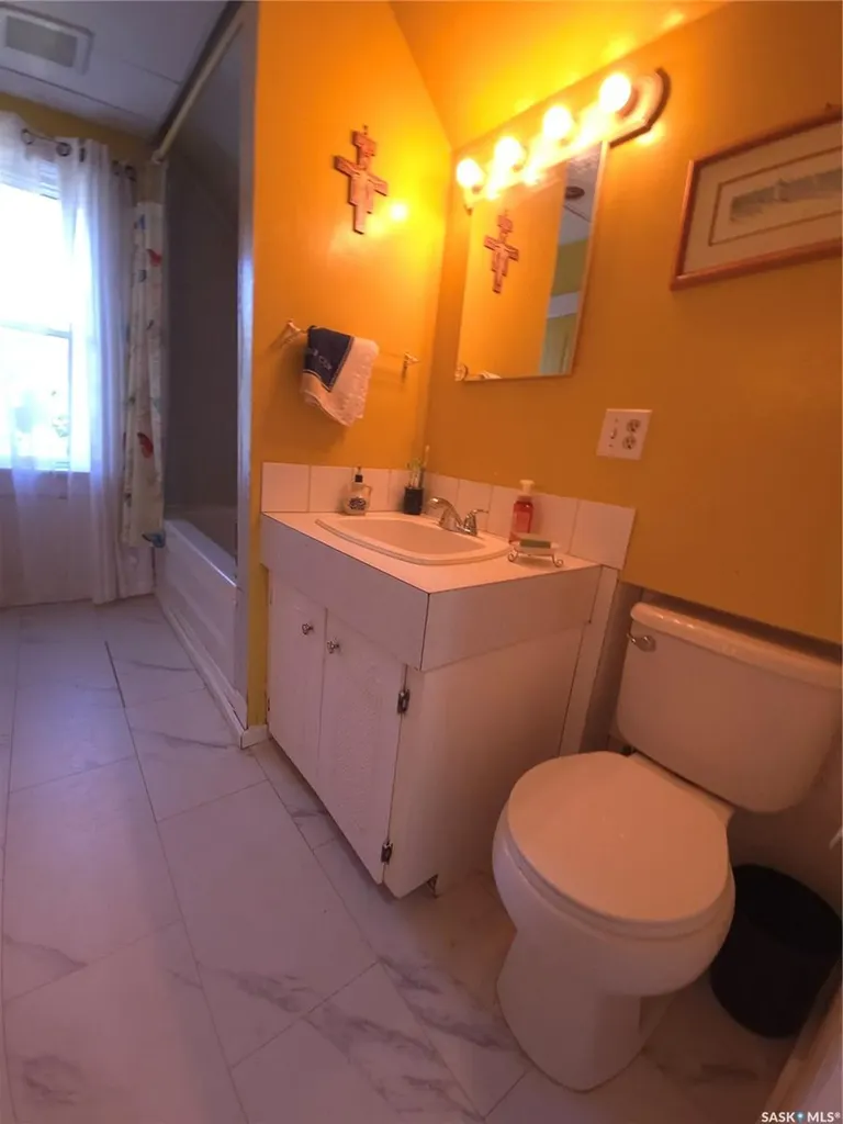 36 21st Street E Prince Albert SK S6V 1L8