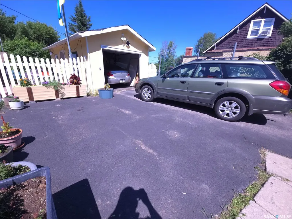 36 21st Street E Prince Albert SK S6V 1L8