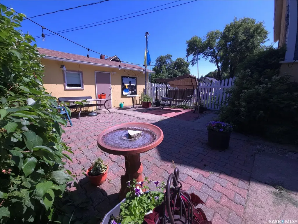 36 21st Street E Prince Albert SK S6V 1L8