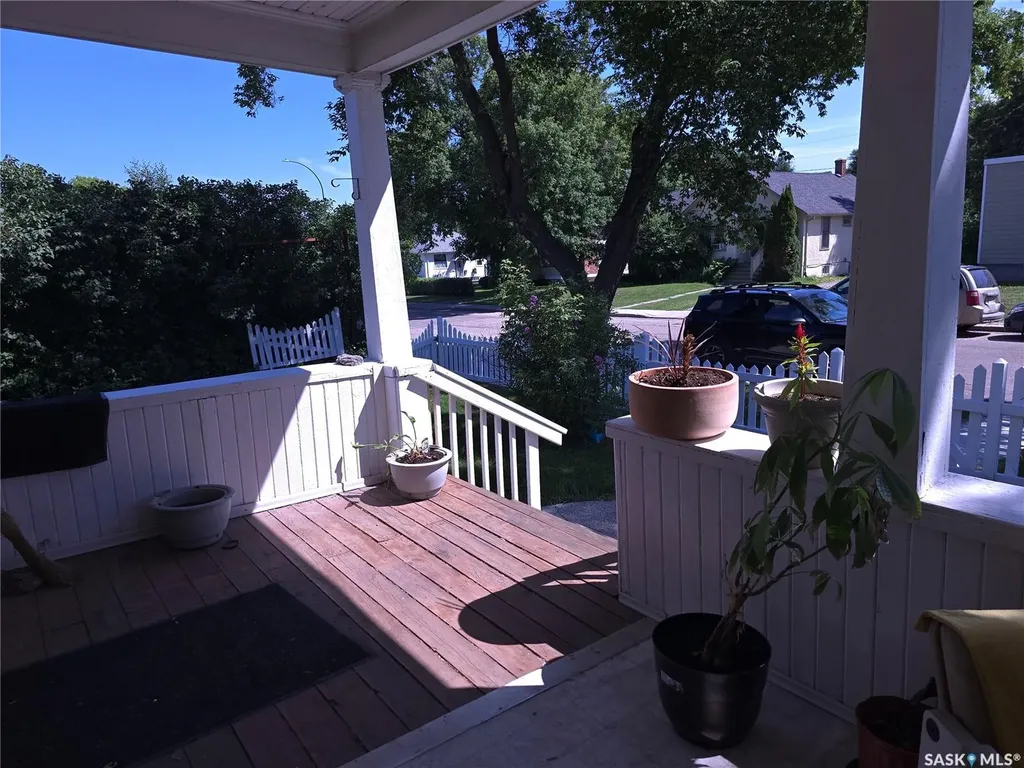 36 21st Street E Prince Albert SK S6V 1L8