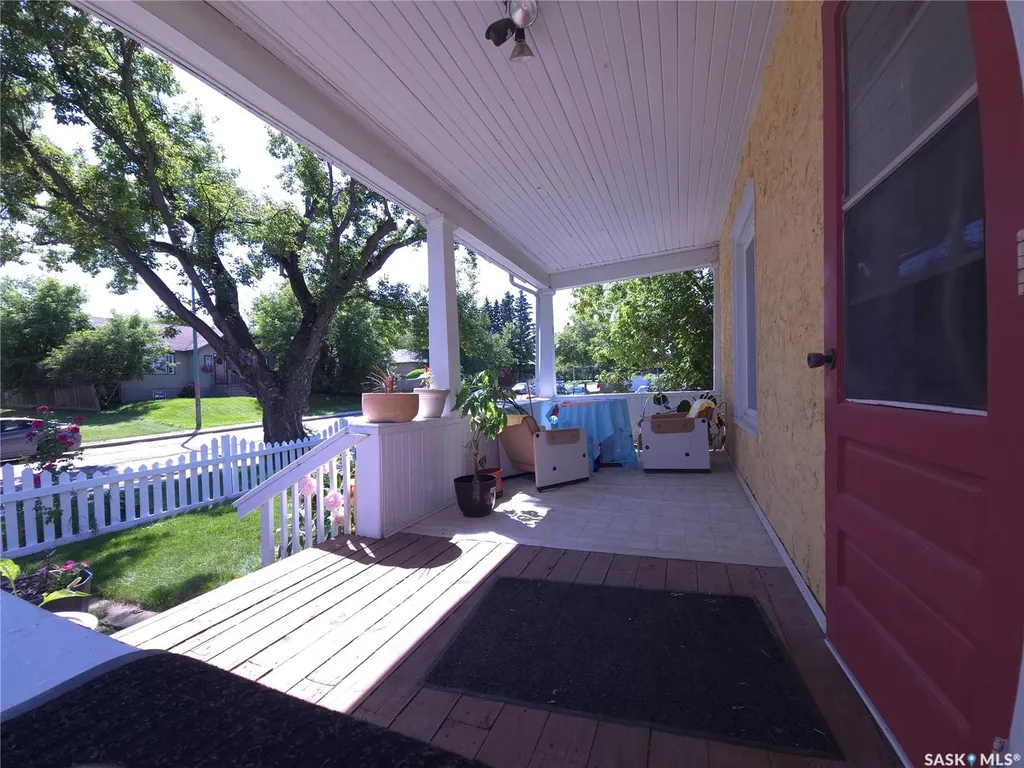 36 21st Street E Prince Albert SK S6V 1L8