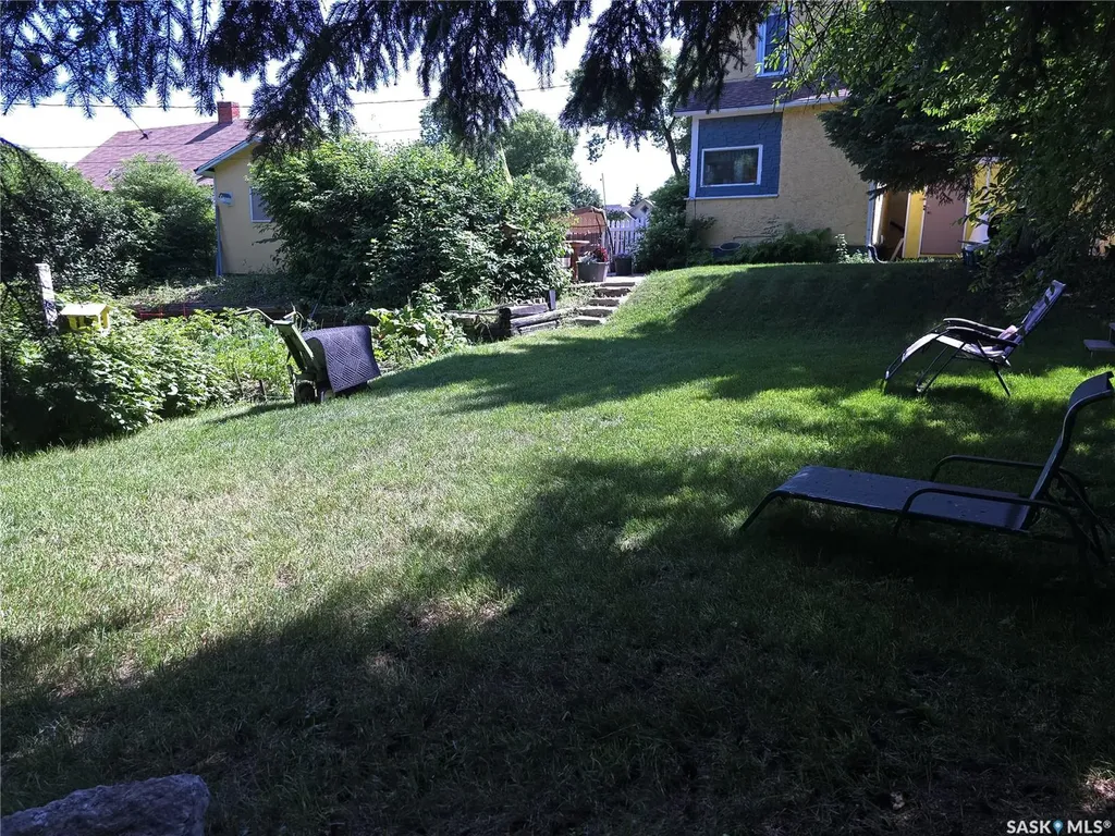 36 21st Street E Prince Albert SK S6V 1L8