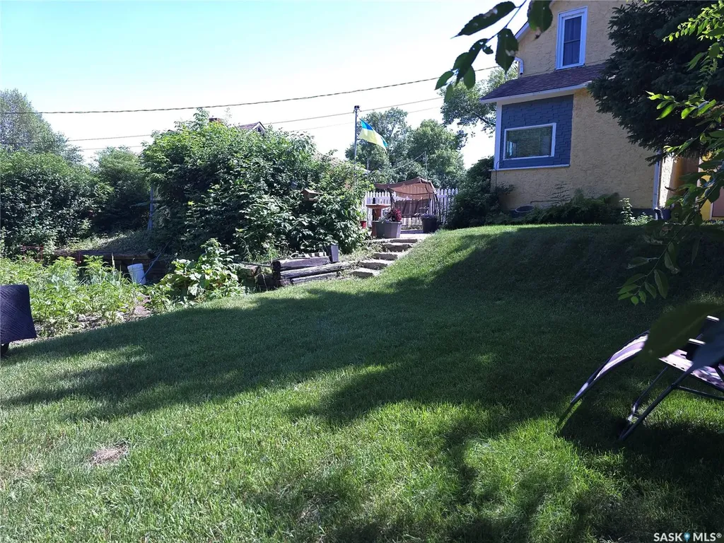 36 21st Street E Prince Albert SK S6V 1L8