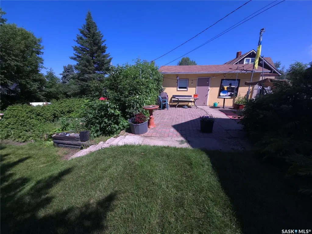 36 21st Street E Prince Albert SK S6V 1L8