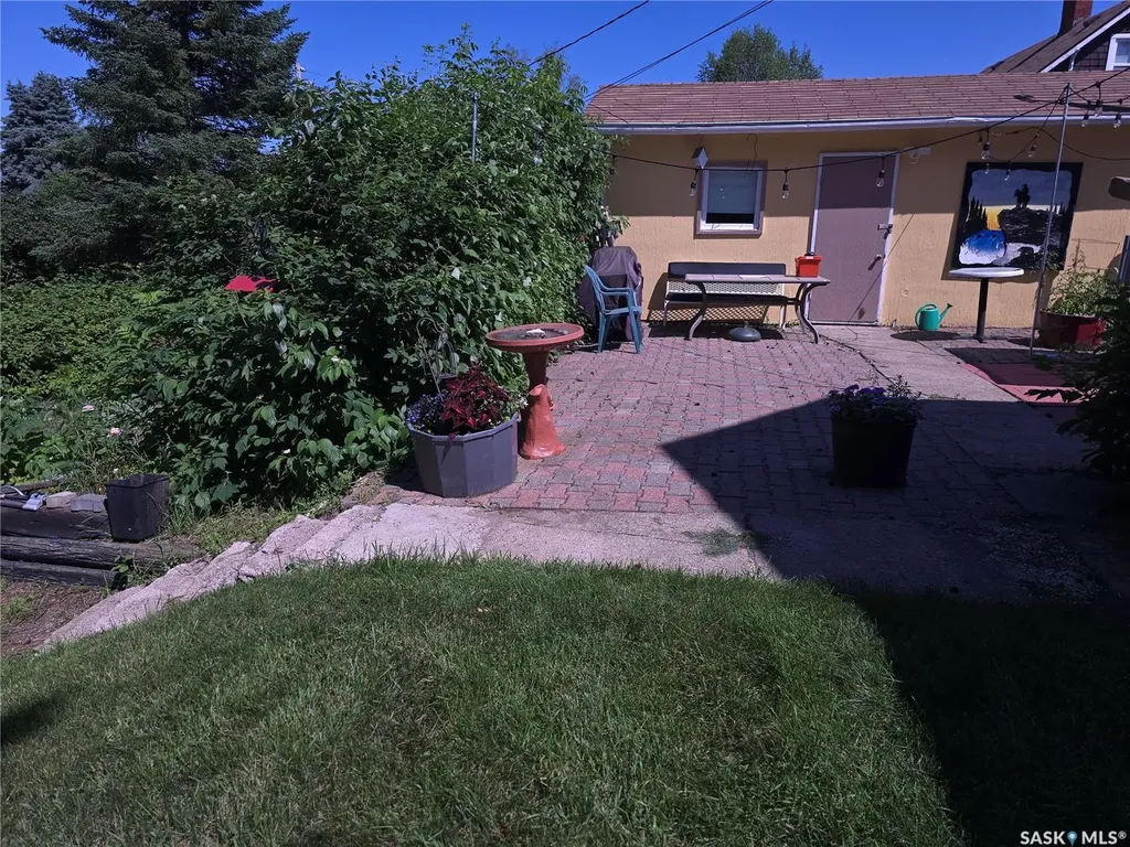 36 21st Street E Prince Albert SK S6V 1L8