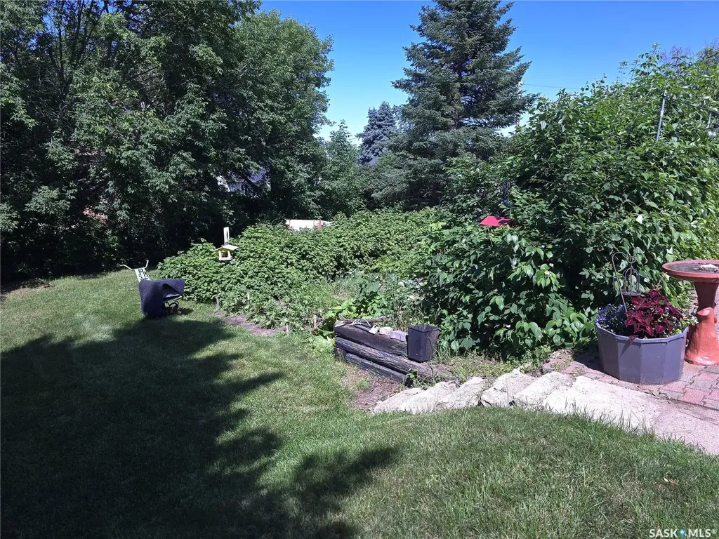 36 21st Street E Prince Albert SK S6V 1L8