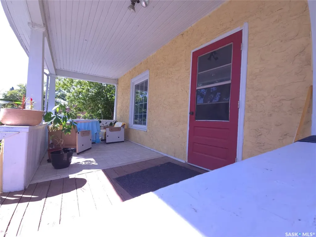36 21st Street E Prince Albert SK S6V 1L8